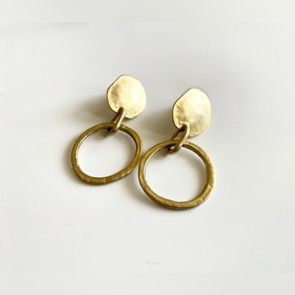 GOLDTONE Artisan Pierced Dangle Circle / Hoop Hammered Metal Earrings. - Picture 8 of 8